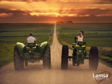 Demuestra tu Amor con un John Deere.